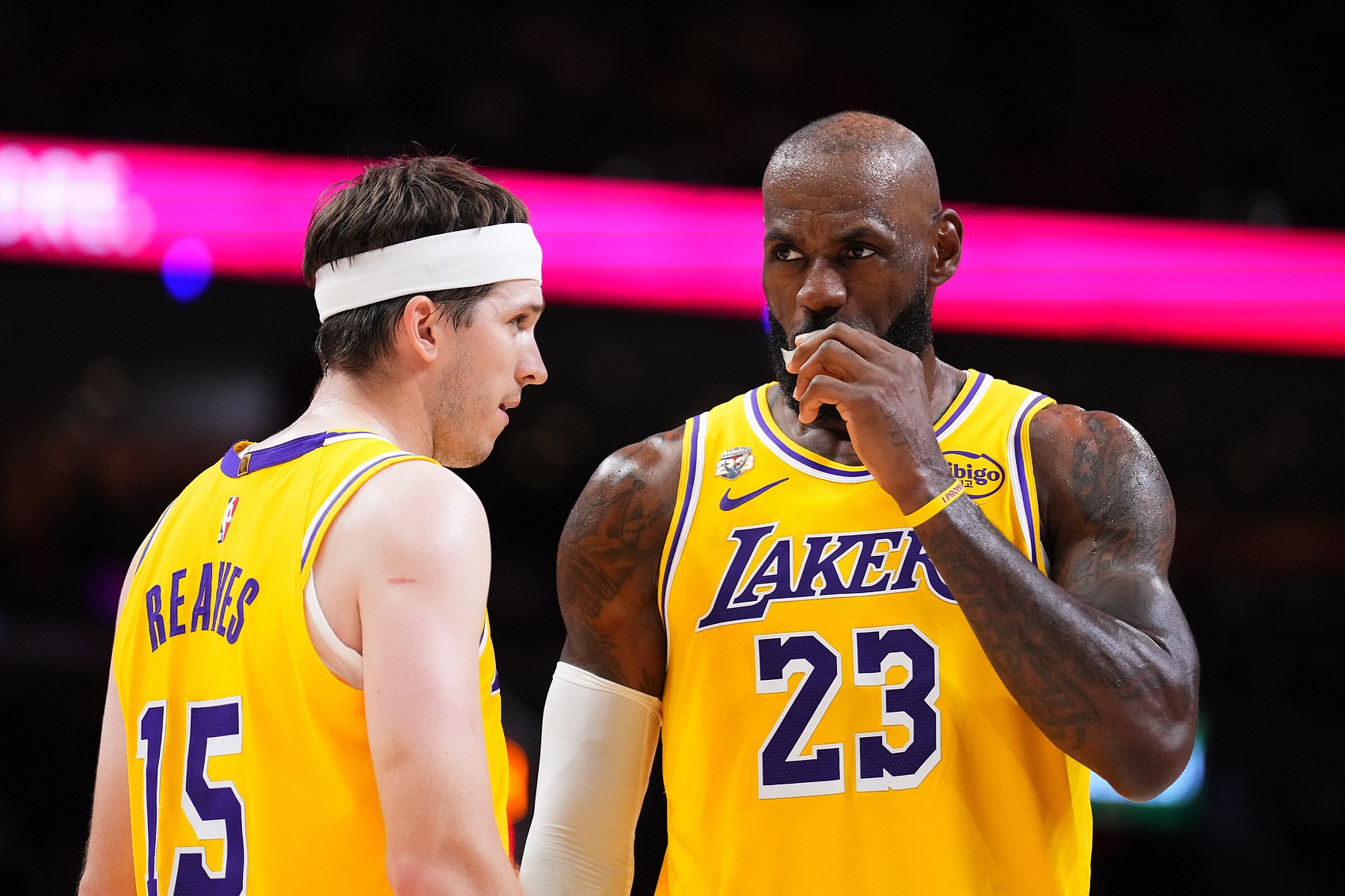 湖人续约优先里夫斯?蒂格怒斥:该走了勒布朗,太不尊重GOAT 湖人续约优先里夫斯?蒂格怒斥:该走了勒布朗,太不尊重GOAT
