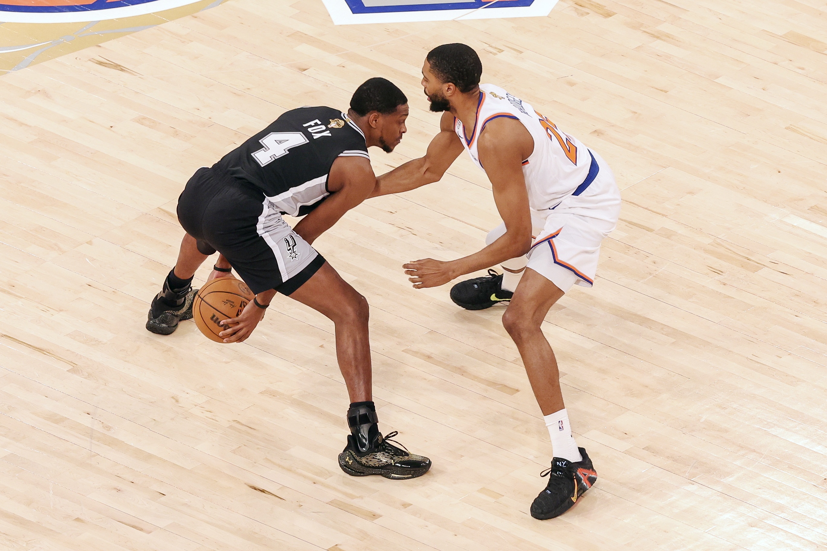 福克斯:见证过1-3逆转,马刺仍有信念
