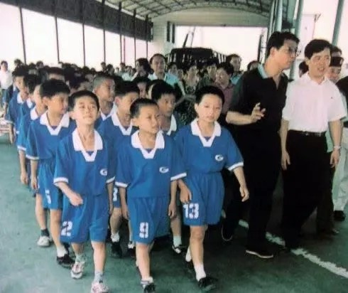 根宝基地26周年:八将视频贺寿,徐根宝喊话“耐心坚持” 根宝基地26周年:八将视频贺寿,徐根宝喊话“耐心坚持”