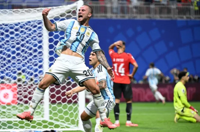 VAR双重标准与红牌特赦：FIFA为强队护航的底层逻辑