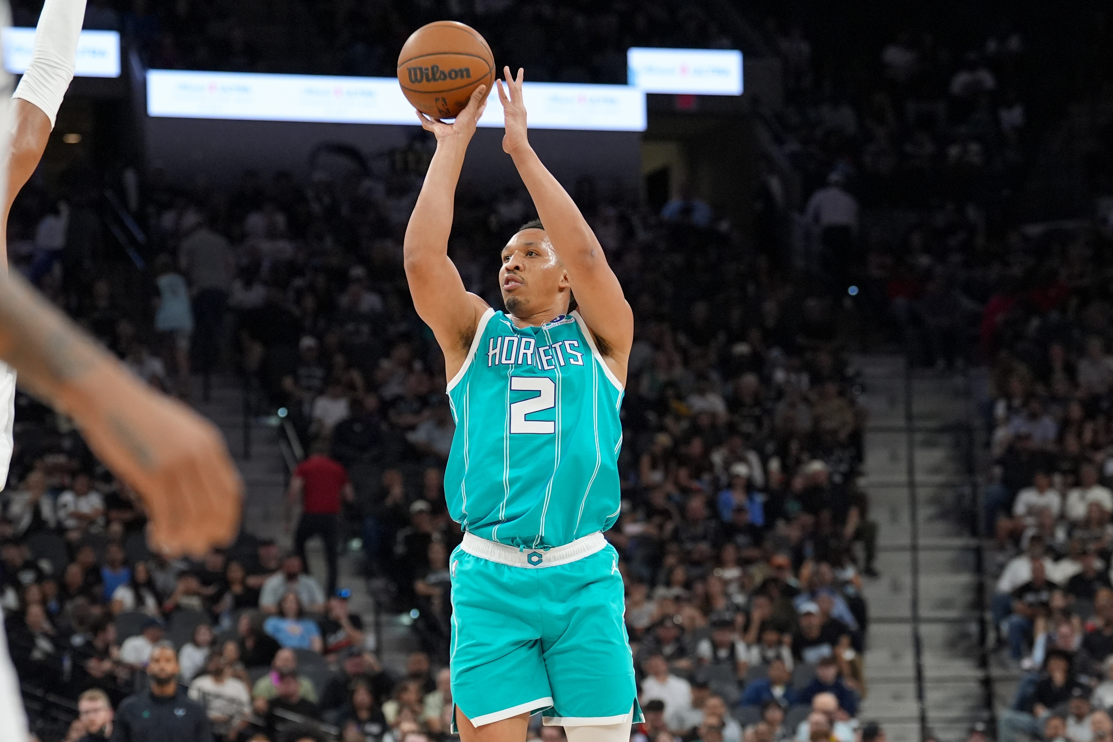 格威:阵容变化在NBA是常态,黄蜂失去三球和小乔但引进新血