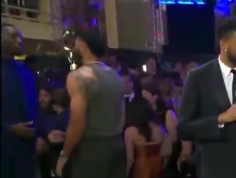 ESPY现场侧记:塔图姆与阿德巴约热聊,唐斯独自受访 ESPY现场侧记:塔图姆与阿德巴约热聊,唐斯独自受访