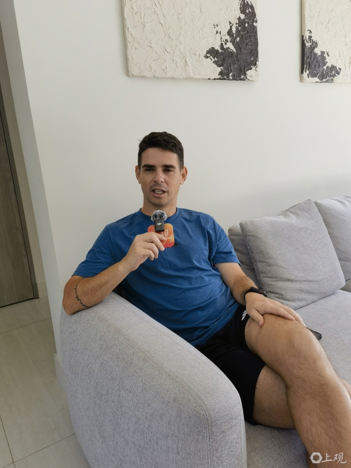 奥斯卡专访:计划上海办青训学院,愿助中国足球重返世界杯 奥斯卡专访:计划上海办青训学院,愿助中国足球重返世界杯