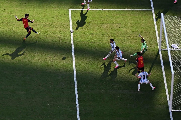 FIFA官方公布世界杯最佳进球12候选：费兰决赛绝杀领衔，梅西姆巴佩在列