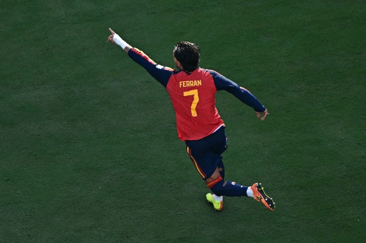 FIFA官方公布世界杯最佳进球12候选：费兰决赛绝杀领衔，梅西姆巴佩在列