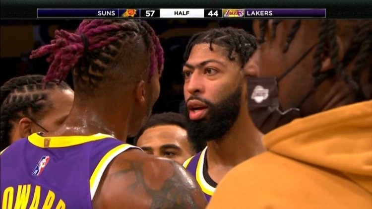 赌城拳影:阿德巴约击打希罗面部 盘点NBA队友反目恩怨史 赌城拳影:阿德巴约击打希罗面部 盘点NBA队友反目恩怨史