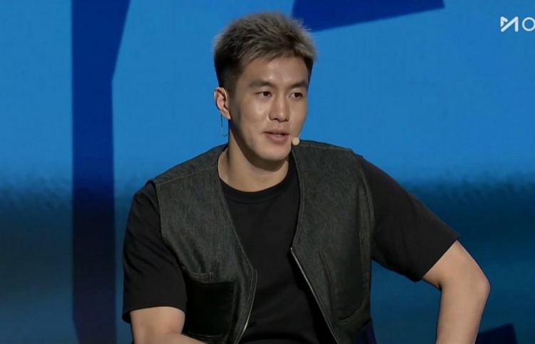 郭艾伦:羡慕这群年轻人 赢球真爽 郭艾伦:羡慕这群年轻人 赢球真爽