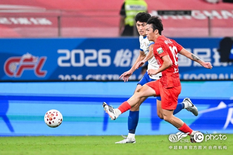 海港0-1泰山 两粒进球被吹难破门 海港0-1泰山 两粒进球被吹难破门