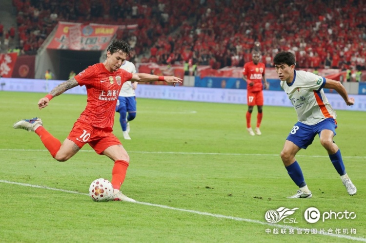 海港0-1泰山 两粒进球被吹难破门 海港0-1泰山 两粒进球被吹难破门