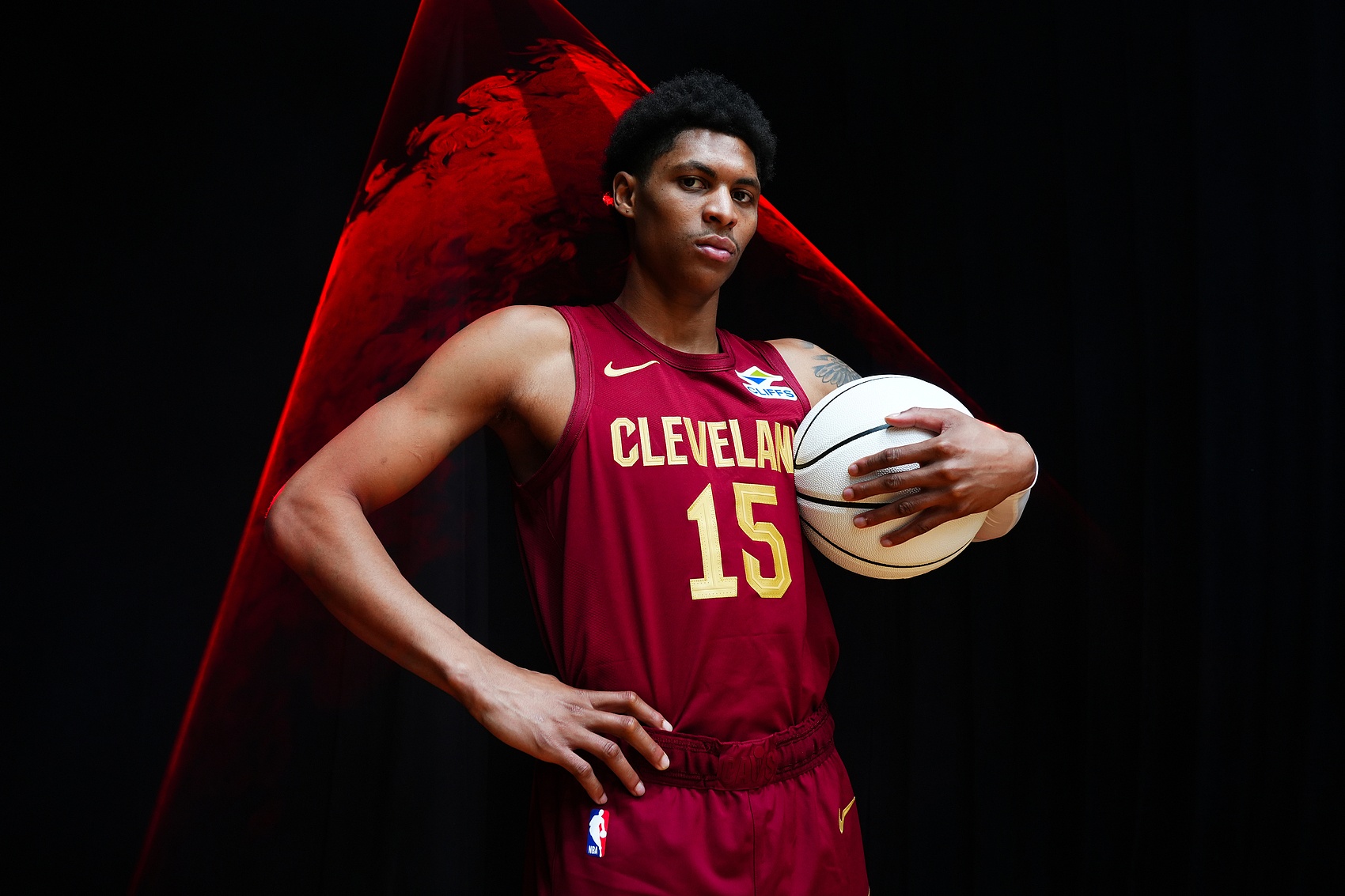 詹姆斯加盟76人跃升第5，雷霆马刺尼克斯居前三，NBA休赛期实力榜巨震