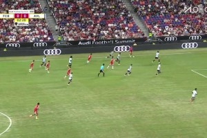金玟哉头球迪亚斯爆射 拜仁热身2-1维拉