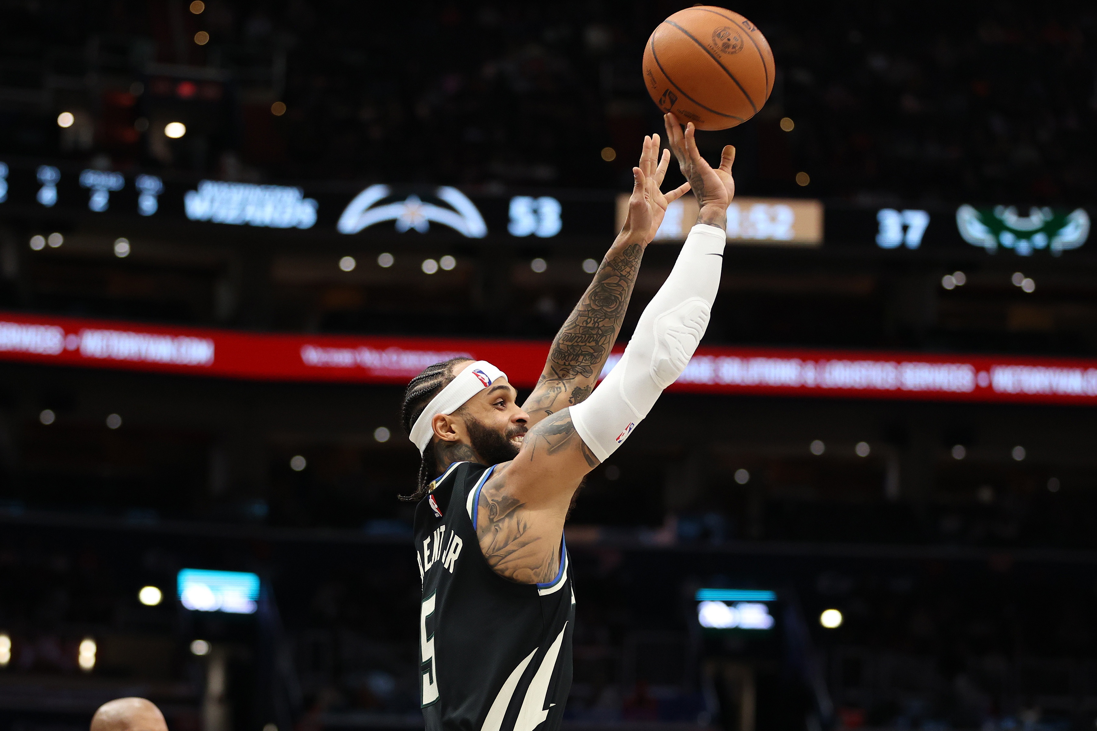 NBA新赛季垃圾合同榜更新 恩比德居首米切尔合同最重