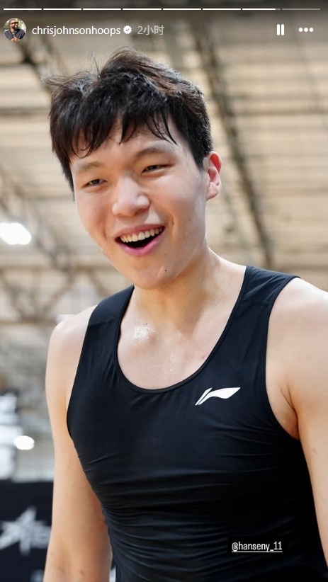 杨瀚森现身马克西球局 训练师晒多人特训照 杨瀚森现身马克西球局 训练师晒多人特训照