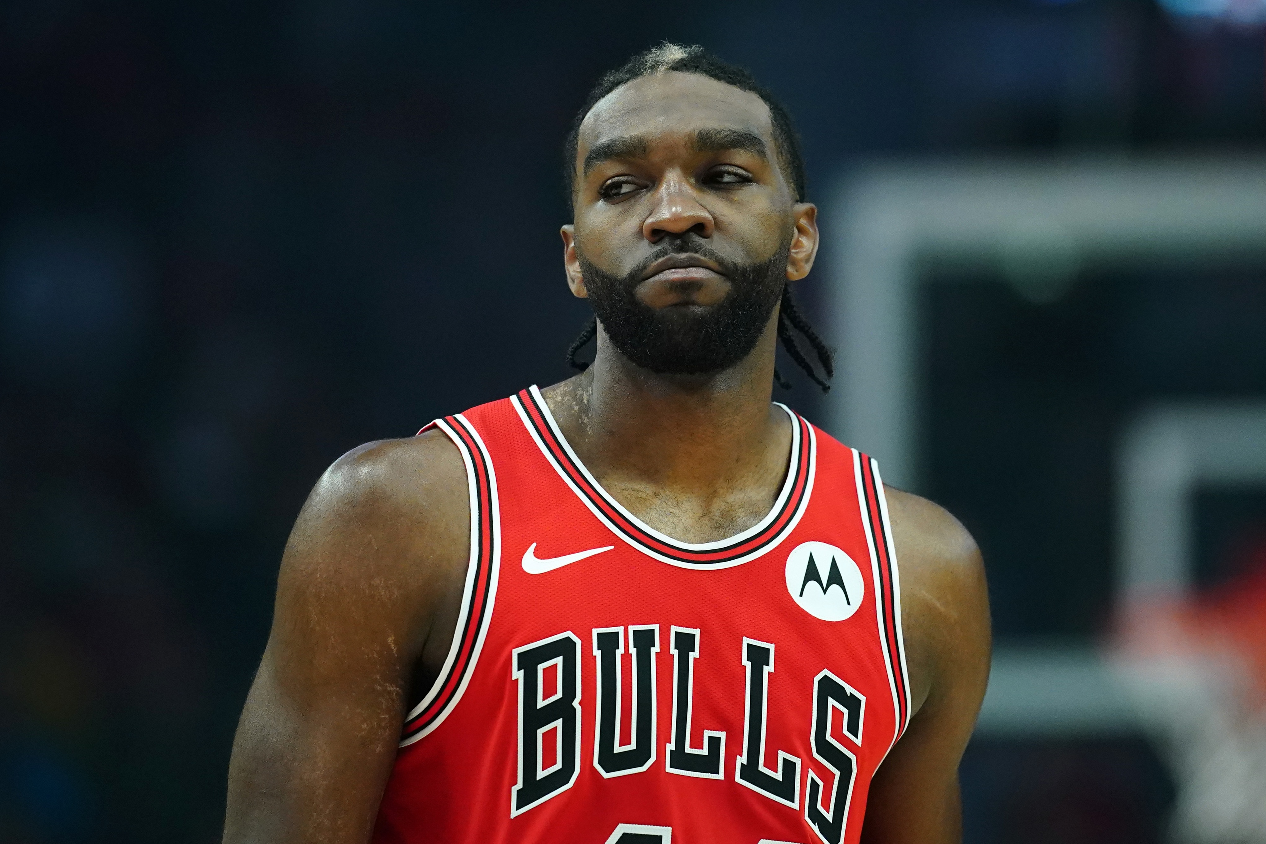恩比德领衔新赛季NBA15大垃圾合同榜单