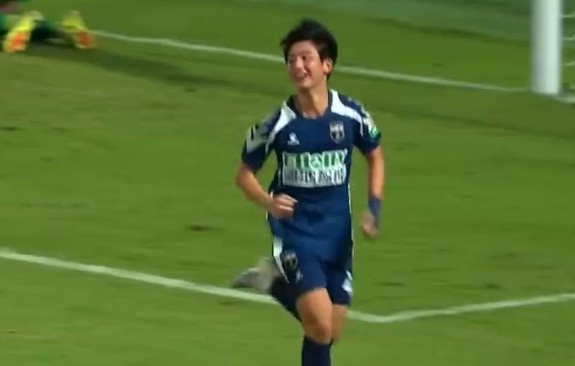 16岁10个月零11天 孙臣曦补时垫射收获职业生涯首球 16岁10个月零11天 孙臣曦补时垫射收获职业生涯首球