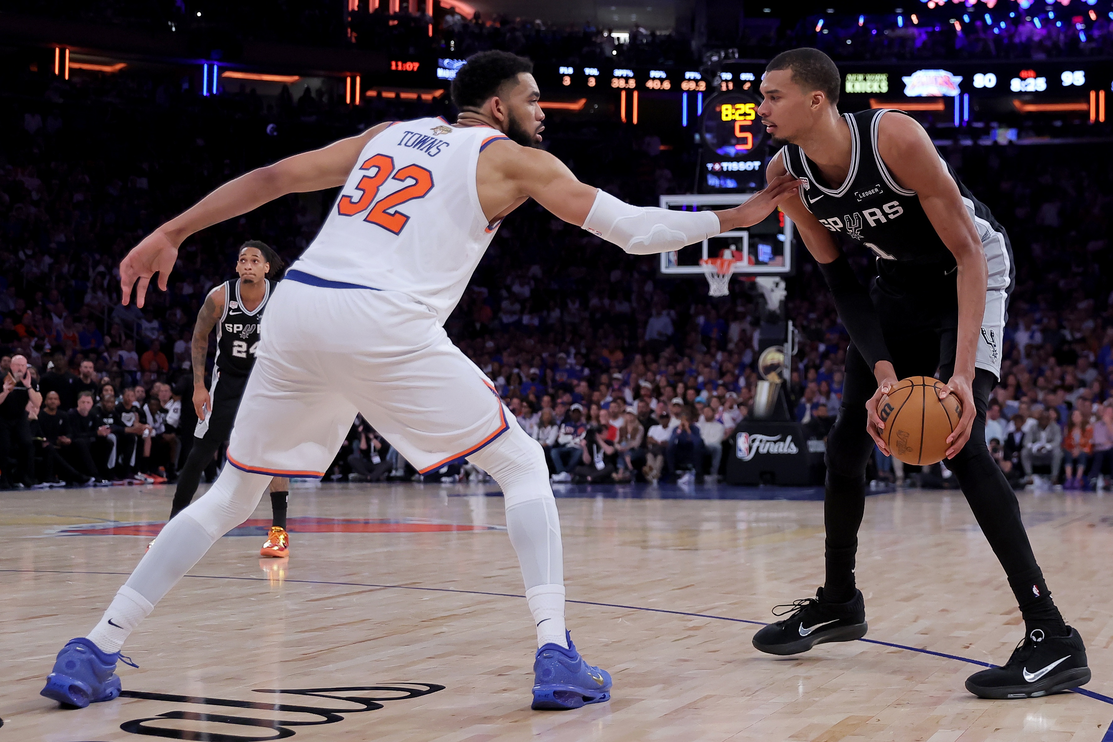 乔·约翰逊:文班亚马只需稳固下盘 未来五到七年必拿多个MVP
