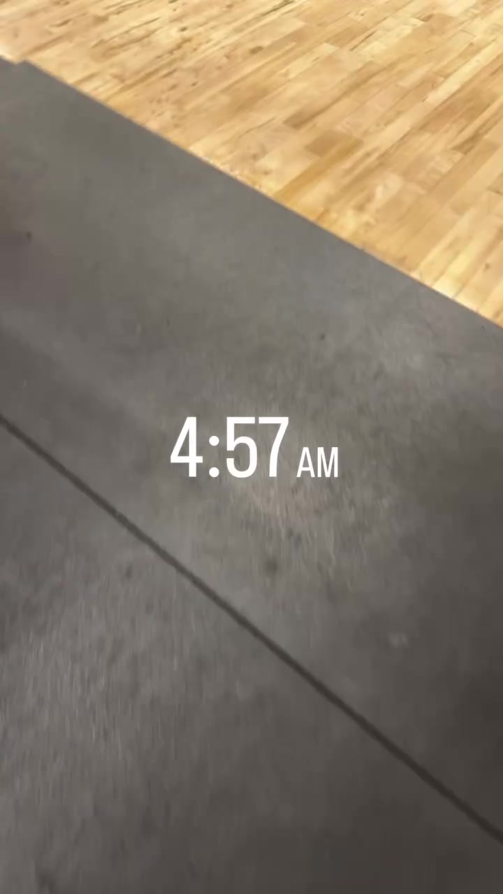 老骥伏枥!詹姆斯晒自拍凌晨4点43分出门训练 4点57分抵达训练馆 老骥伏枥!詹姆斯晒自拍凌晨4点43分出门训练 4点57分抵达训练馆