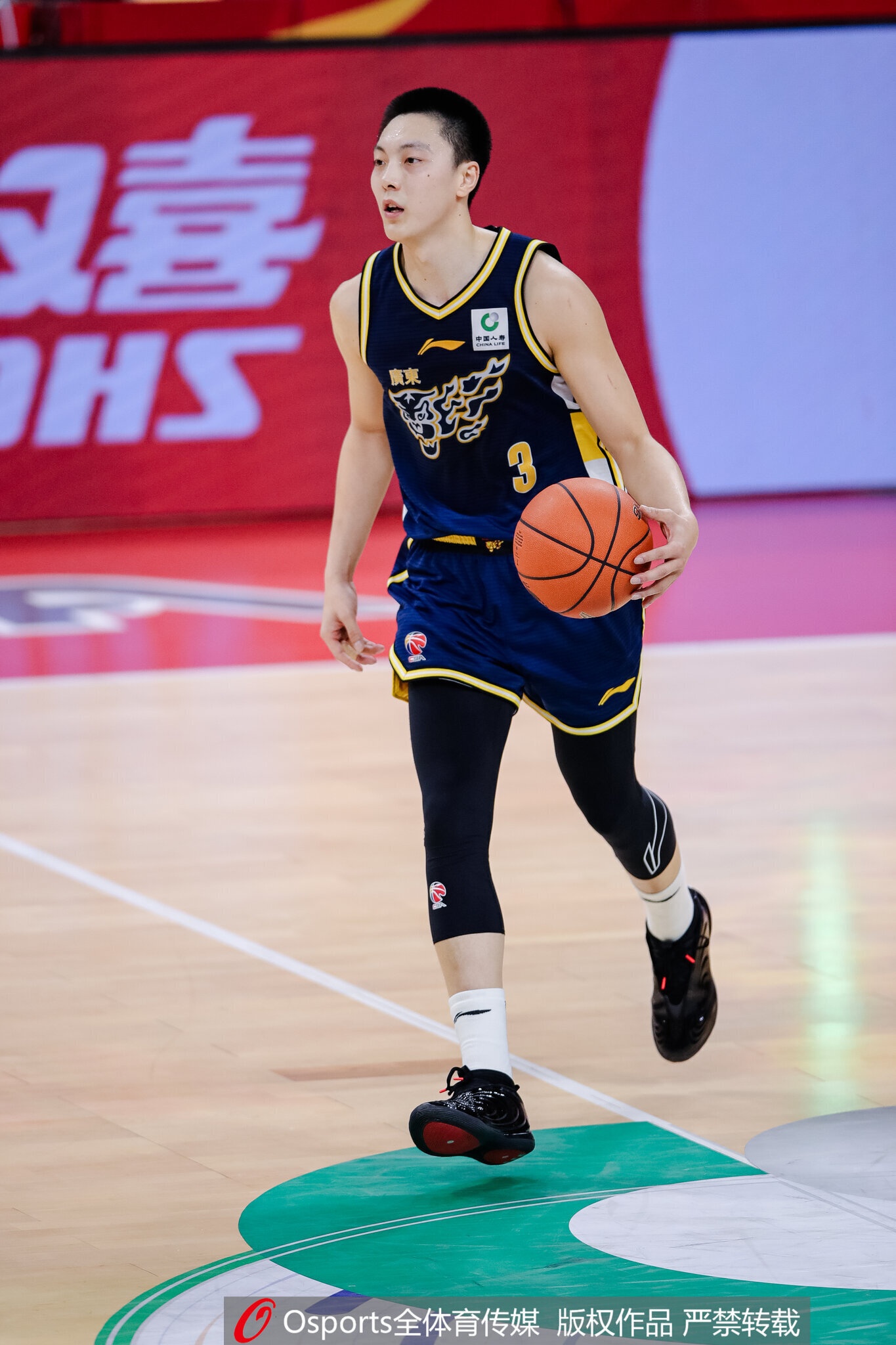 媒体人:宏远抵达青岛准备体测 胡明轩&崔永熙&焦泊乔&杨腾飞免测